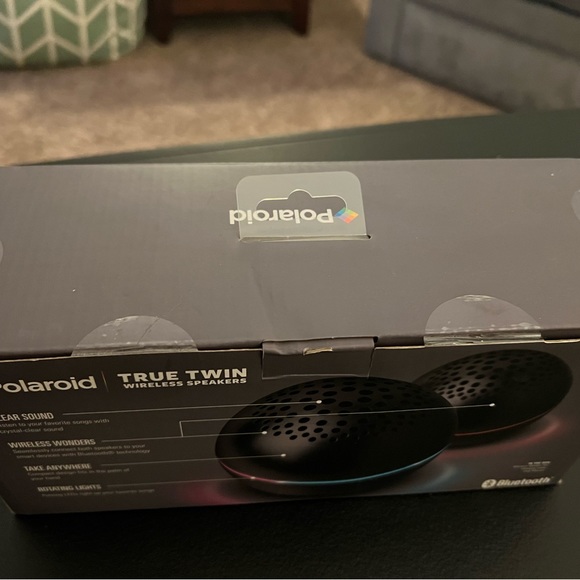 Two Polaroid Bluetooth speakers - Picture 3 of 5